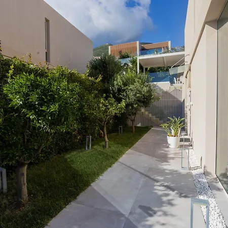 Sea Drive Luxury Coast Villa Palasë