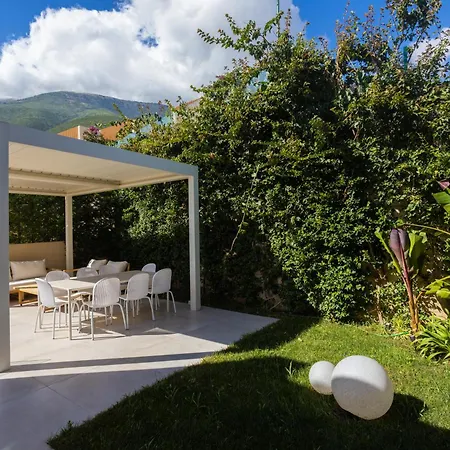Sea Drive Luxury Coast Villa *
