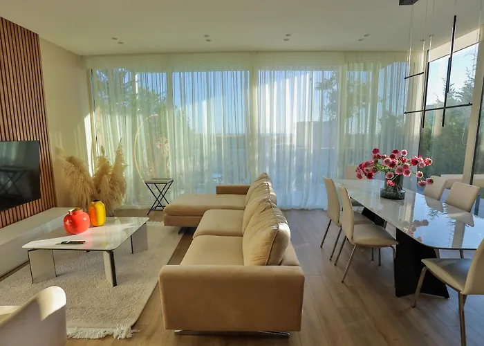 Sea Drive Luxury Coast